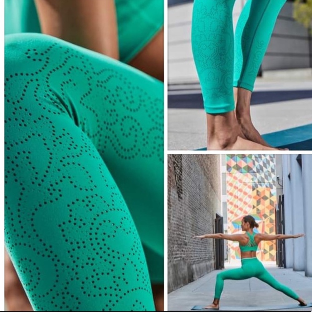Athleta Like New Revelation Laser Cut 7/8 Tights, Small